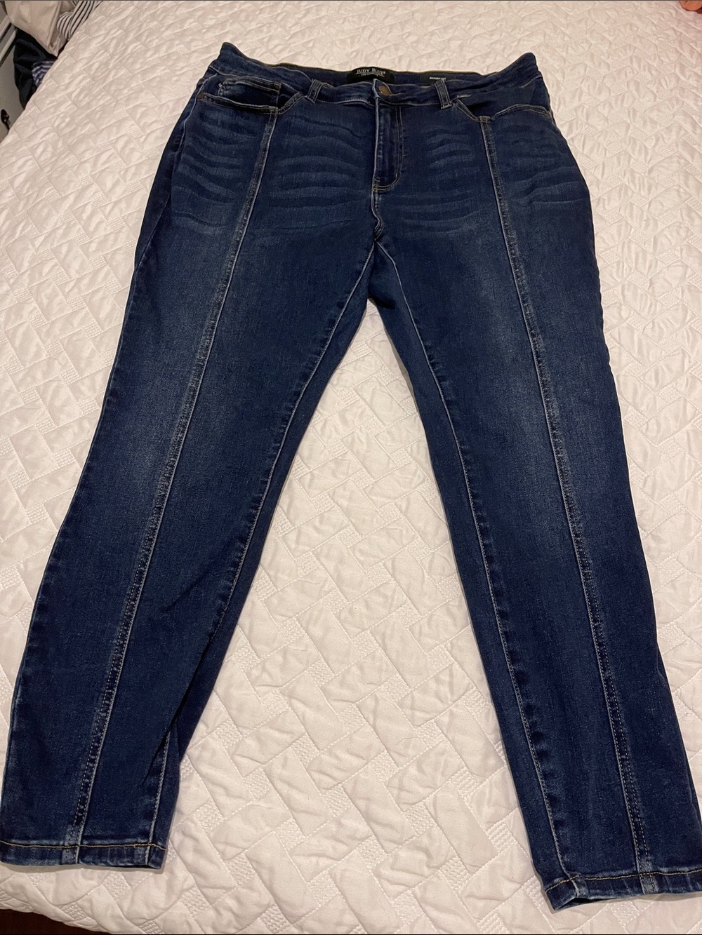 Judy blue 18w skinny fit.
